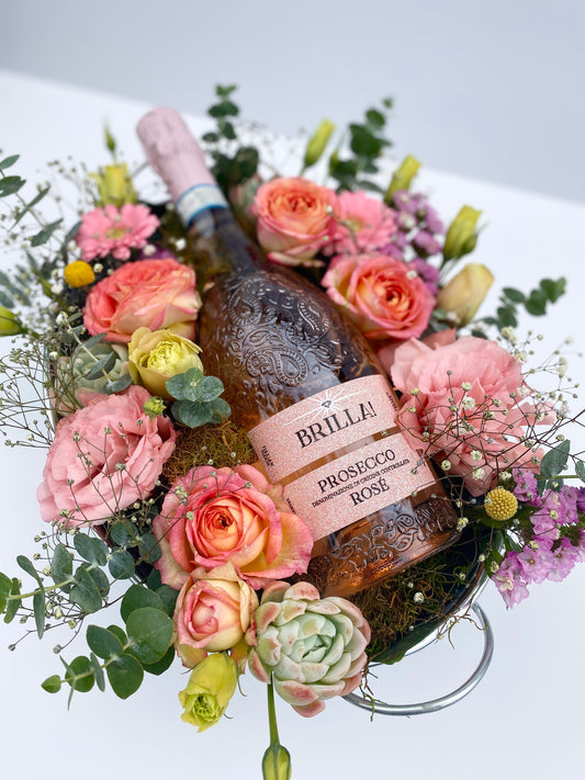 Brilla! Prosecco Rosé with Deluxe Floral Arrangement