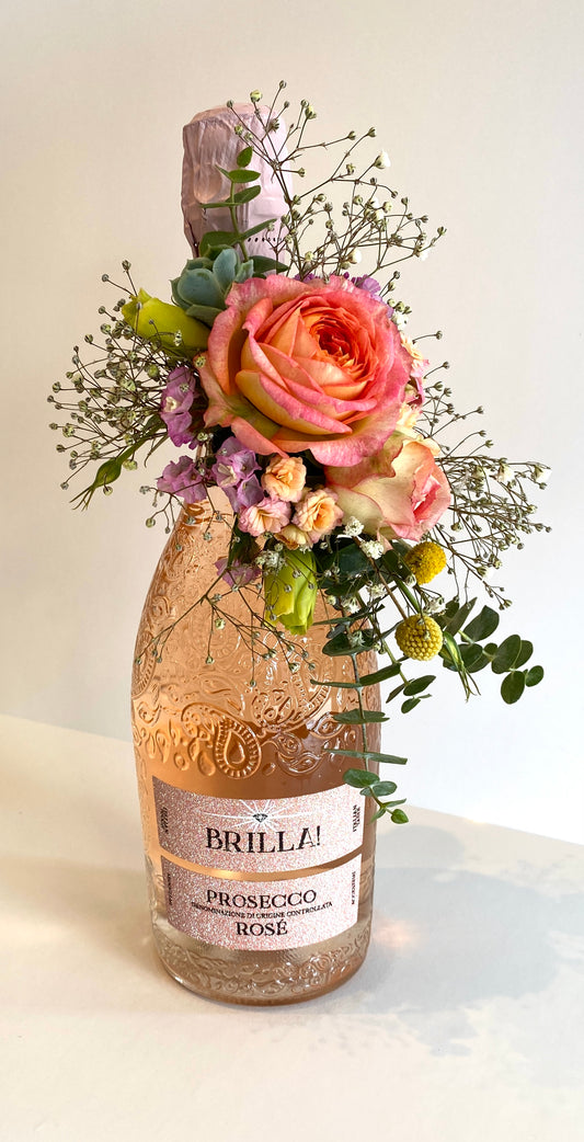 Brilla! Prosecco Rosé with Floral Arrangement